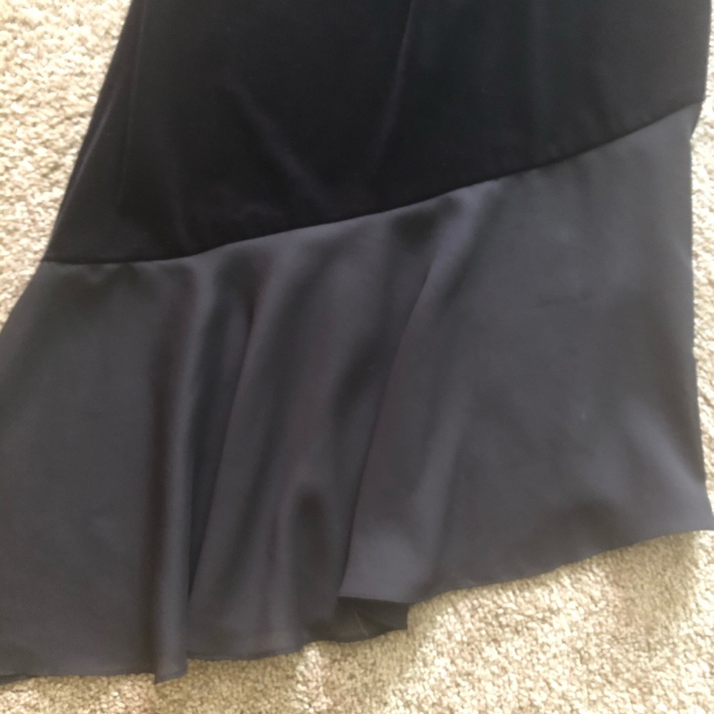 Dresses - Picture 5 of 7